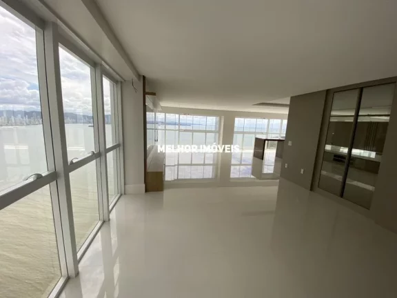 Imagem Apartamento Frente Mar à venda semi mobiliado com 4 suítes, no centro de Balneário Camboriú