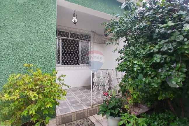Imagem casa à venda com 2 quartos, 243 m² em Cascadura, Rio de Janeiro.