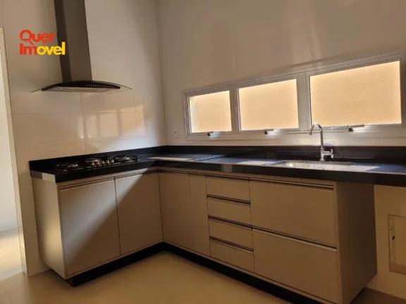 Imagem Casa em Condomínio no Alto do Vale: 3 quartos, 1 suíte, 2 salas, 2 banheiros, 4 vagas de garagem - 156m². Condomínio Pereira Alvim. Quer Imóvel Negócios Imobiliários.