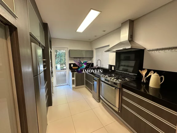 Imagem Casa com 3 Quartos à Venda, 342 m² em Centro - Gramado