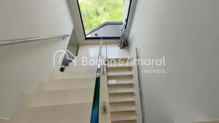 Imagem Apresentamos uma casa encantadora, ideal para criar momentos inesquecíveis com sua família. Com um...