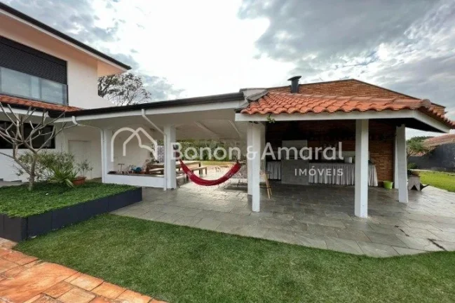 Imagem Se você está em busca de conforto, segurança e sofisticação, essa é a casa perfeita para você...