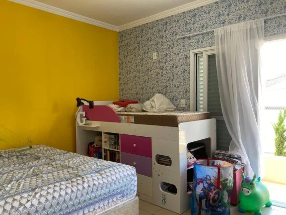Imagem Sobrado no Condomínio Mantiqueira

3 Suítes, sala com 3 ambientes, escritório, cozinha ampla, ár...