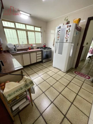 Imagem Casa à venda com 179m², 3 quartos e 2 vagas - Jardim Umarizal