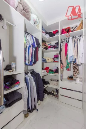 Imagem No bairro Farroupilha, 3 dormitórios, vaga e infraestrutura