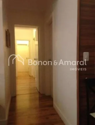 Imagem Excelente apartamento, totalmente reformado e bem localizado, com sala para dois ambientes e varanda...