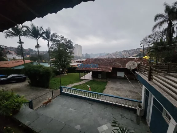 Imagem Casa em Embu das Artes, com 3 casas e 210m² por R$1.050.000 - Embu das Artes.