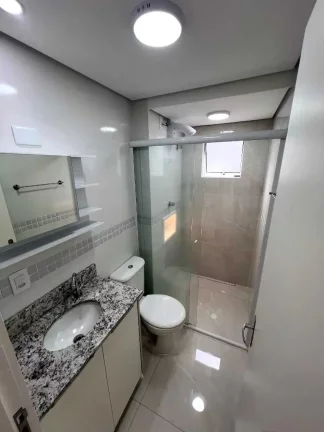 Imagem Apartamento reformado com 2 dormitórios e 1 vaga em condomínio - Camboriú/SC