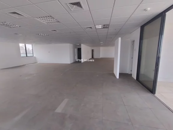 Imagem Conjunto Comercial de Alto Padrão com 8 Vagas de Garagem na Barra Funda, São Paulo-SP: Imperdível!