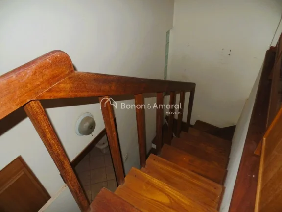 Imagem Térrea, com mezanino, quintal, bem localizada em um bolsão de segurança.
Fácil acesso para Unica...