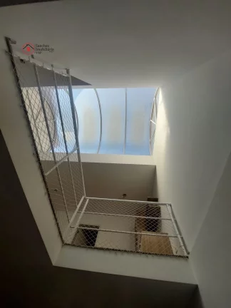 Imagem AMPLO SOBRADO A VENDA NA VILA PRUDENTE, TODO REFORMADO. 4 VAGAS DE GARAGEM E QUINTAL COM CHURRASQUEIRA. PRÓXIMO AO METRÔ DA VILA PRUDENTE.