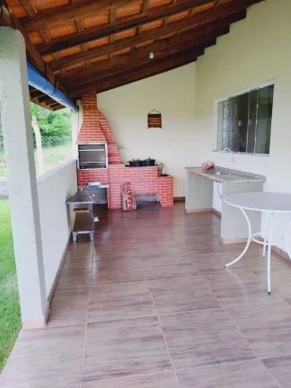 Imagem Descubra seu Paraíso Particular no Recanto da Castelo!