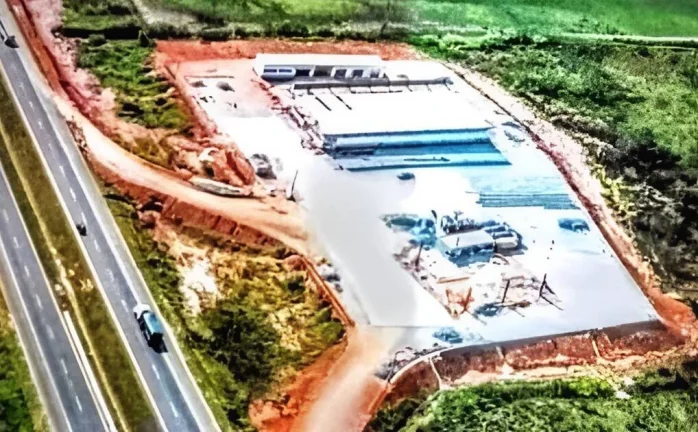 Imagem Posto de Gasolina com restaurante - Beira da rodovia