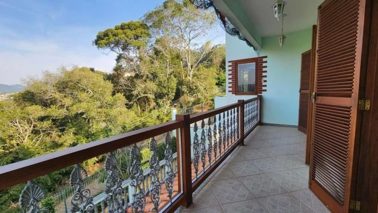 Imagem Casa em Condomínio para Venda em Teresópolis / RJ no bairro Golfe