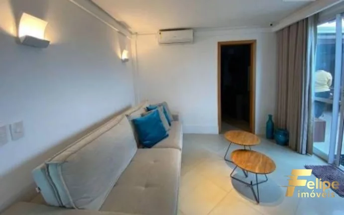 Imagem EXCELENTE OPORTUNIDADE! Cobertura duplex com vista para o mar, nada quadra da Praia de Itaparica.