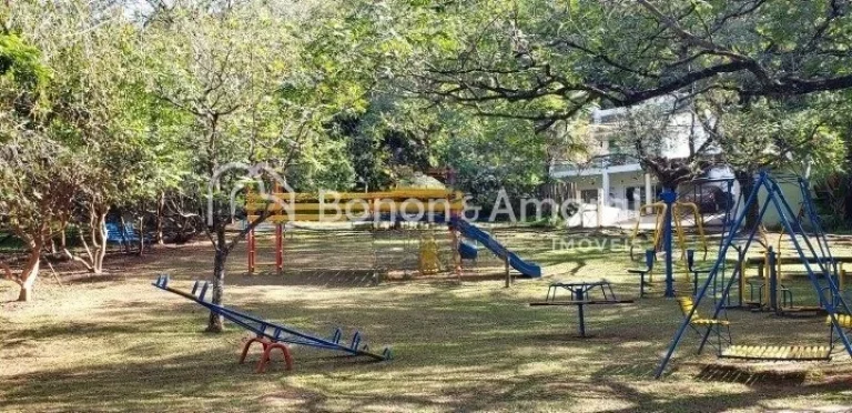 Imagem Casa com vista privilegiada, com 3 quartos, sendo 2 suítes com varanda, banheiros com blindex, sót...