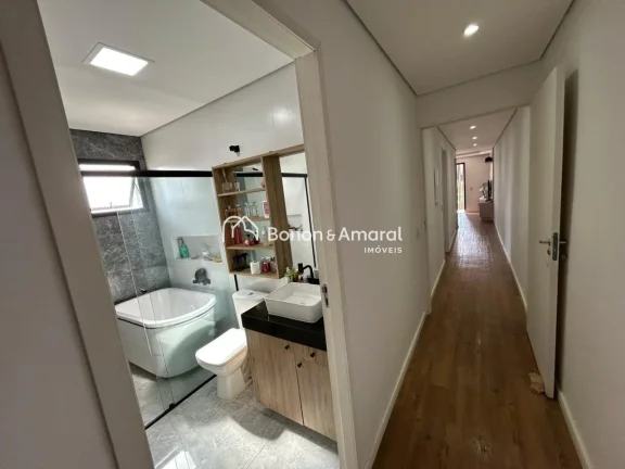 Imagem Lindo sobrado com 200m² de construção em terreno de 200m².
São 3 dormitórios, todos suítes, g...
