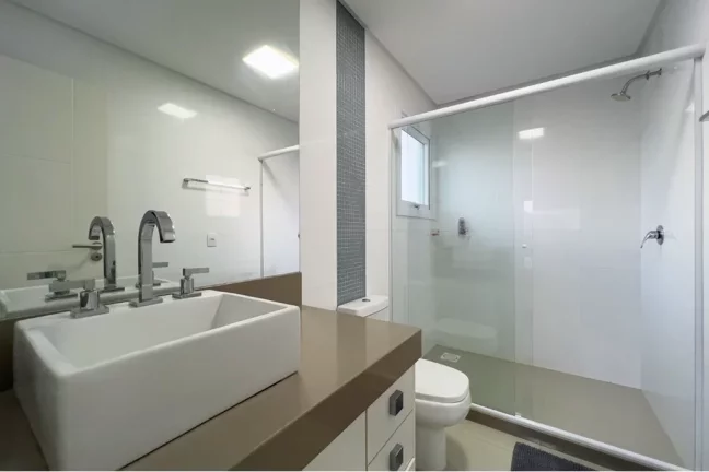 Imagem Casa de condomínio à venda em Xangri-Lá, Centro, com 4 quartos, 368m²