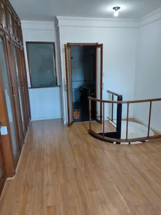 Imagem Apartamento Duplex com 1 dormitório à venda, 64 m² por R$ 290.000 - Centro - São Vicente/SP