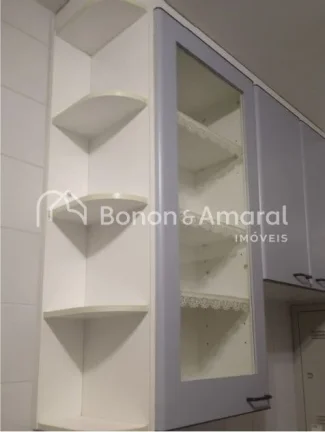 Imagem Espaçoso e arejado apartamento, com área de 110 m². O imóvel possui
3 quartos com armários, 1 s...