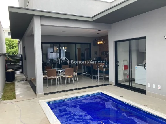 Imagem Linda casa no Condomínio Madre Maria Villac, em Valinhos, com 253m² de construção em um terreno ...
