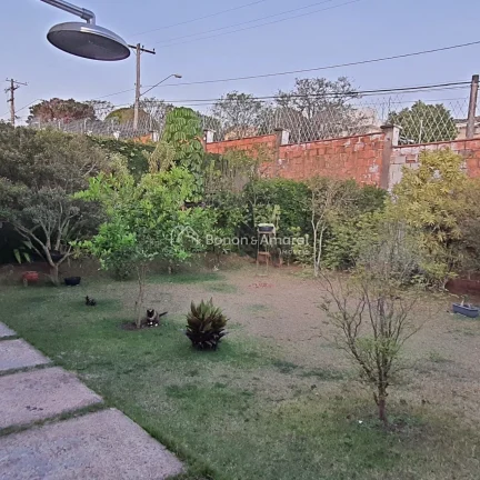 Imagem Linda casa em condomínio fechado em Barão Geraldo. A residência possui quatro suítes, dois banhe...