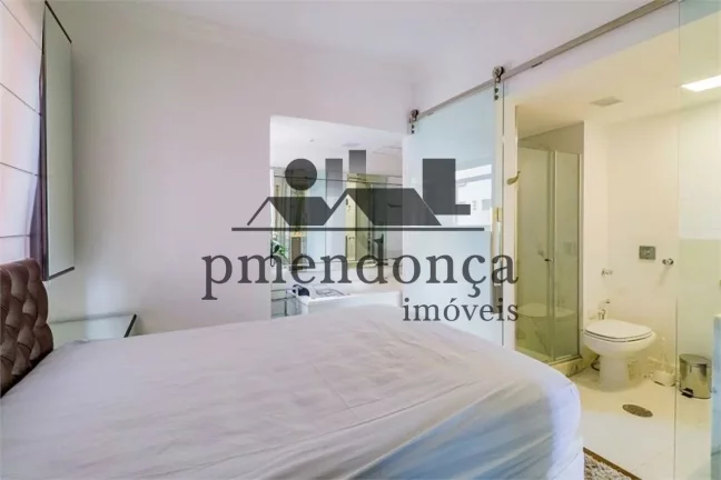 Imagem Apartamento em andar alto, totalmente reformado, em Perdizes com 84m²