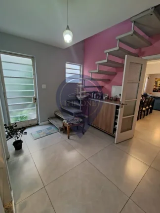 Imagem Imperdível Casa à Venda em São Paulo - 3 Quartos, 1 Suíte, 5 Banheiros, 3 Vagas na Liberdade!