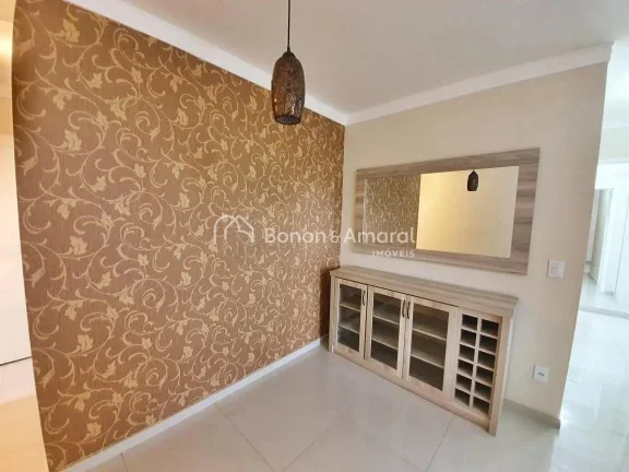 Imagem Localizado entre os Shoppings Iguatemi e Galleria, este apartamento une conforto e praticidade. A re...
