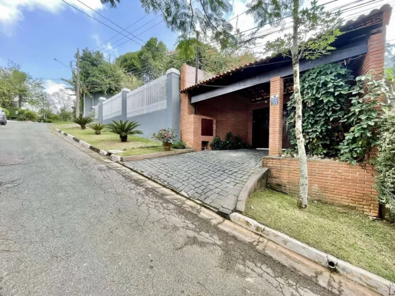 Imagem Cond Chácar dos Lagos - Térrea 3 suítes, anexo gourmet, piscina e pomar!