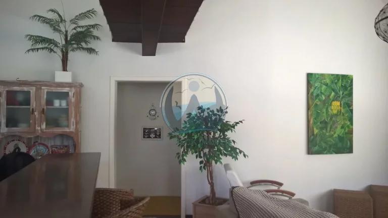 Imagem Casa em Condomínio à Venda em Ubatuba-SP: 4 Quartos, 2 Suítes, 151m² - Bairro Horto Florestal
