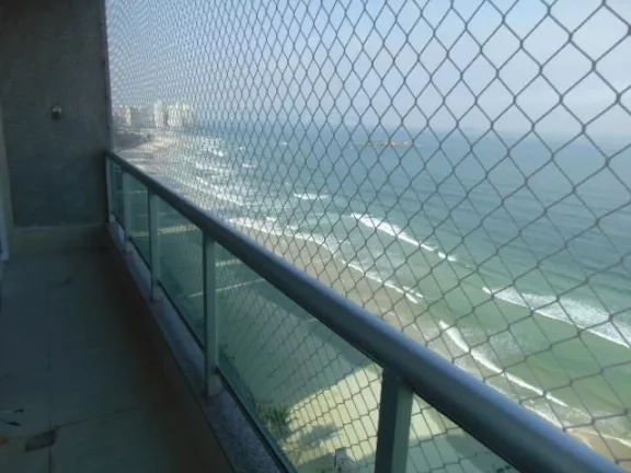 Imagem Frente ao Mar, Lindo e Confortável Apartamento na Praia de Pitangueiras, Vista ao Mar, Lazer no Prédio.