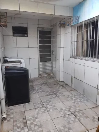 Imagem Casa à venda na Avenida Brasília, próxima ao mercado Nagumo