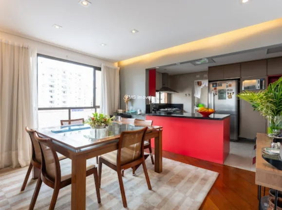Imagem Imperdível oportunidade! Apartamento de 3 quartos com suíte, sala ampla e 3 vagas na garagem em Moema, SP. Confira!