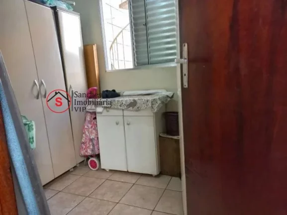 Imagem SOBRADO DE VILA MOOCA PARA ALUGAR Localizado entre a Rua Do Oratório e Av Paes de Barros Vila fechada com portão automático.