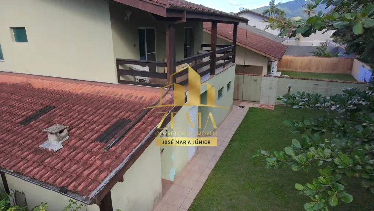 Imagem Sobrado em Condominio Clube. 04 dorms, 264 m2 em 448 m2. Segurança 24h
