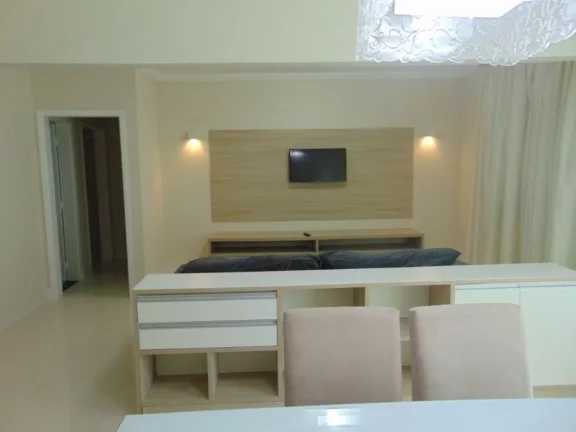 Imagem ASTÚRIAS - PERTINHO DO MAR, TOTALMENTE REFORMADO E DECORADO, 2 VAGAS, LAZER NO PRÉDIO.