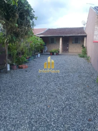 Imagem Em Itapoá, no Balneário Uirapuru, há uma casa com grande potencial para quem busca uma oportunida...