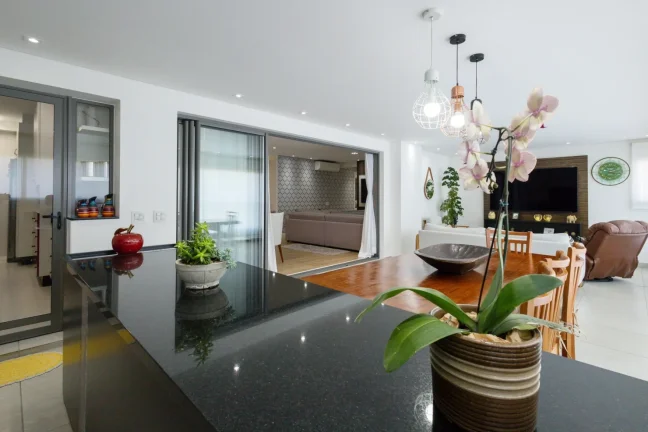 Imagem Apartamento 170M², 3Q, 3 Suítes, 4 Banheiros, 3 Vagas, 1 Lavabo, Closet, Varanda Gourmet, Academia, Piscina, Salão de Festas e Jogos, Sauna, Quadra.