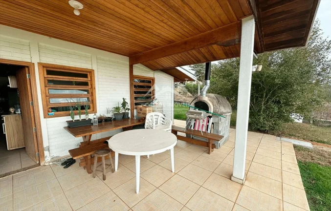Imagem Chácara com 3 dormitórios à venda, 4000 m² por R$ 750.000,00 - Bairro dos Mirandas - Tatuí/SP