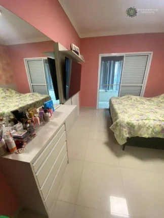 Imagem Sobrado com 3 dormitórios à venda, 180 m² por R$ 950.000,00 - Vila Guilhermina - Praia Grande/SP
