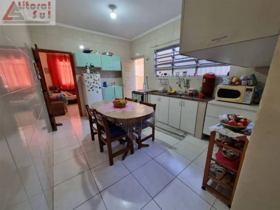 Imagem Imperdível oportunidade: Casa Geminada com edícula à venda em Praia Grande-SP, Caiçara! 2 quartos, 1 sala, 2 banheiros, 2 vagas, 139,15 m²!