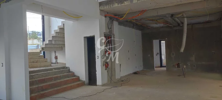 Imagem Arquitetura Moderna - Casa em Fase de Acabamento