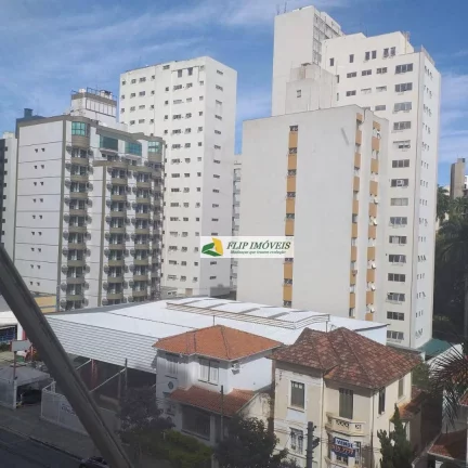 Imagem More em um apartamento com 144 m² ao lado do centro de convivências na melhor localização do Cambuí