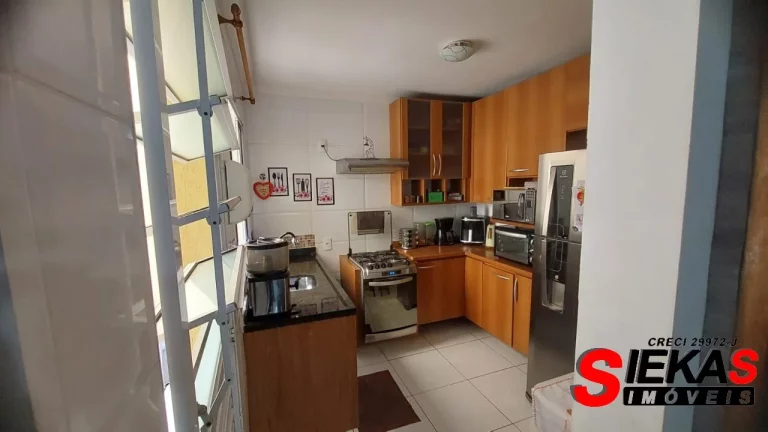 Imagem Imperdível casa à venda na Vila Ré, São Paulo-SP: 3 quartos, 1 suíte, 1 sala, 2 banheiros, 2 vagas, 70m²!