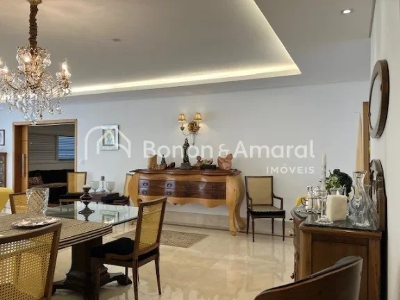 Imagem Ampla residência, muita luz natural, cômodos grandes, funcionalidade
483m² área construída em u...