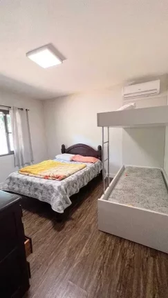 Imagem Chácara com casa de 3 dormitórios sendo 2 suítes e 8 vagas - Quiriri | Joinville/SC