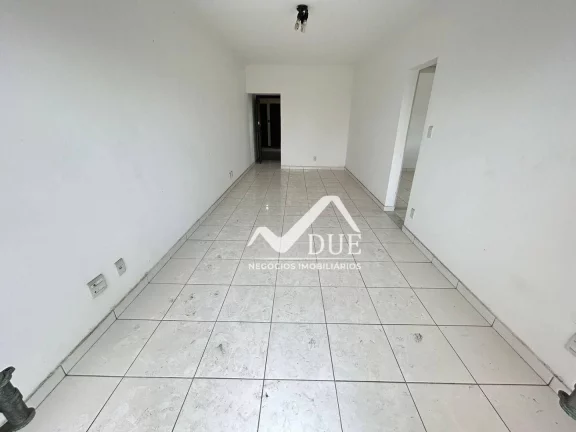 Imagem Oportunidade na Ponta da Praia em excelente localização, Vista Livre, Andar mediano com elevador e vaga de garagem suficiente.
