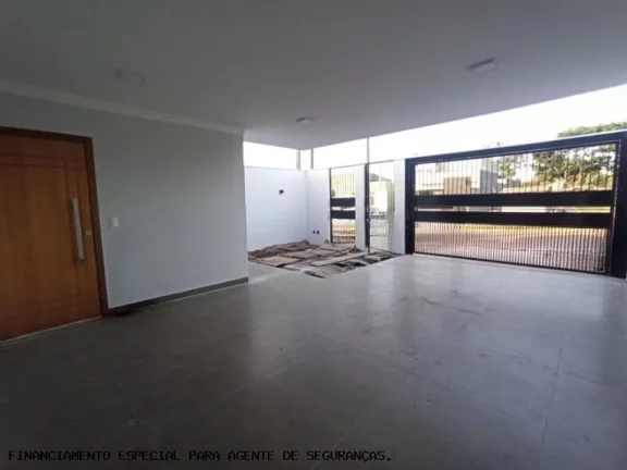 Imagem Casa para Venda em Maringá, Parque Avenida, 2 dormitórios, 1 suíte, 2 banheiros, 1 vaga