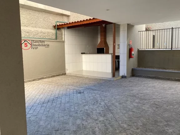 Imagem Aconchegante apartamento à venda com 2 quartos, sendo 1 suíte, e 2 banheiros no total. O condomínio ?(C) bem equipado com diversas instalações, apropriad